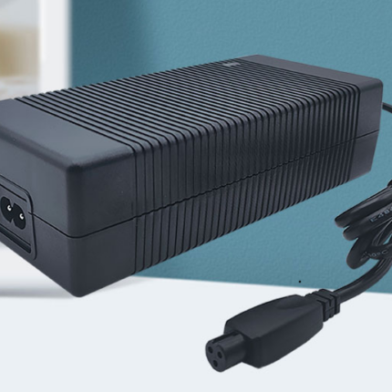 hargeur 54.6V/3A de Batterie au Lithium 48V